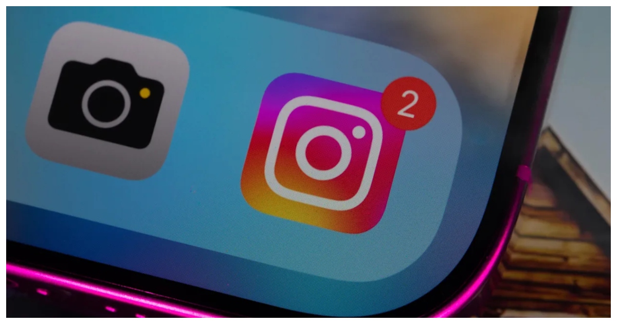 ব্যবহারকারীদের দাবি, ইনস্টা ব্যক্তিগত কথোপকথন শোনে এবং তার ওপর ভিত্তি করে বিজ্ঞাপন প্রচার করে। ছবি: ইয়াহু